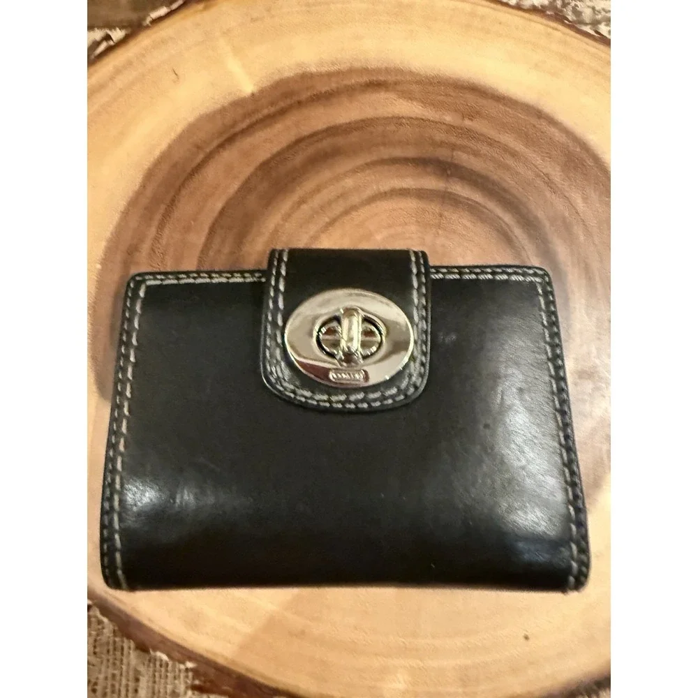 Vintage Coach Black Leather Bifold Wallet Hampton Turnlock Contrast White Stitch